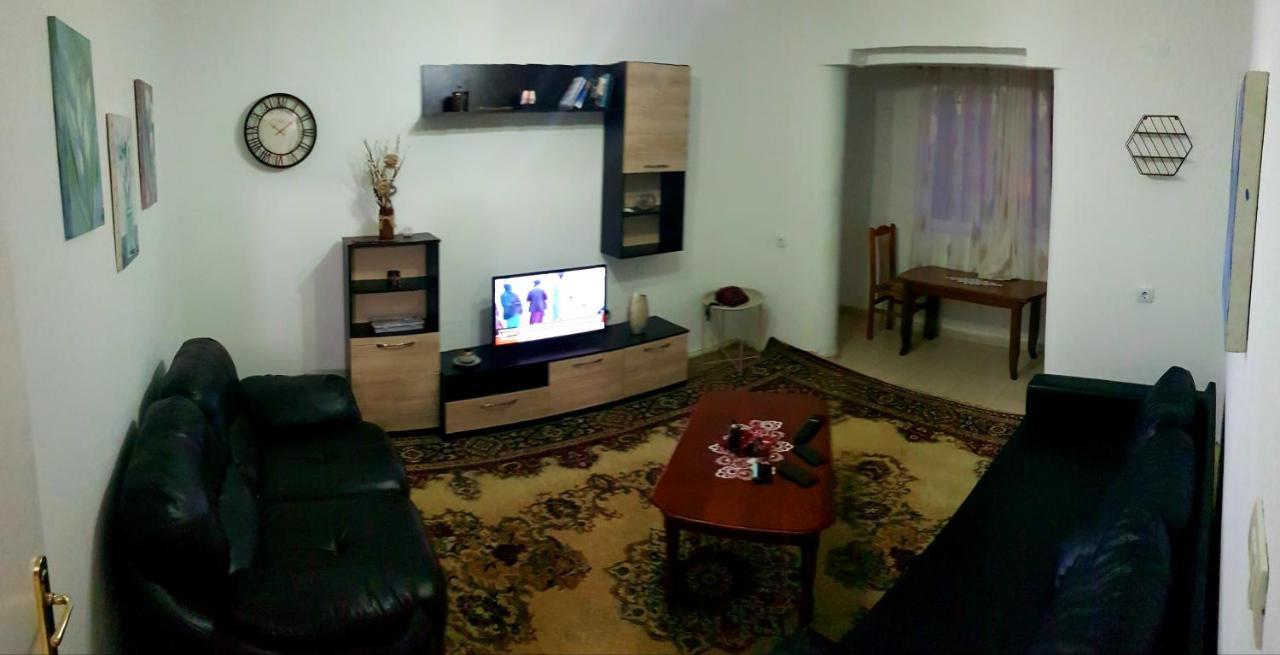 Home Flori&Vili Shkodër Exteriör bild